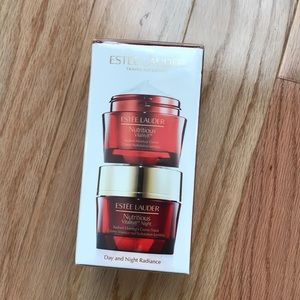 Estée Lauder Nutritious Vitality8 Day and Night